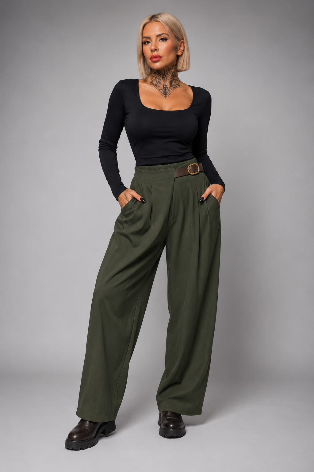 Pantalón de pinzas con detalle de cinturón