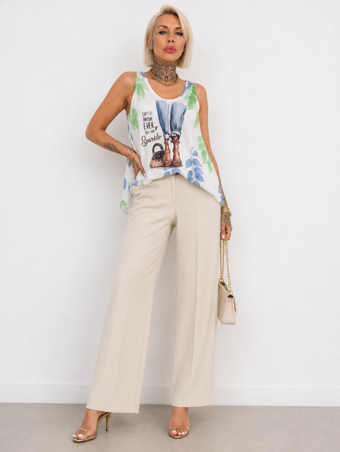 Blusa de Satén Estampada Tacones