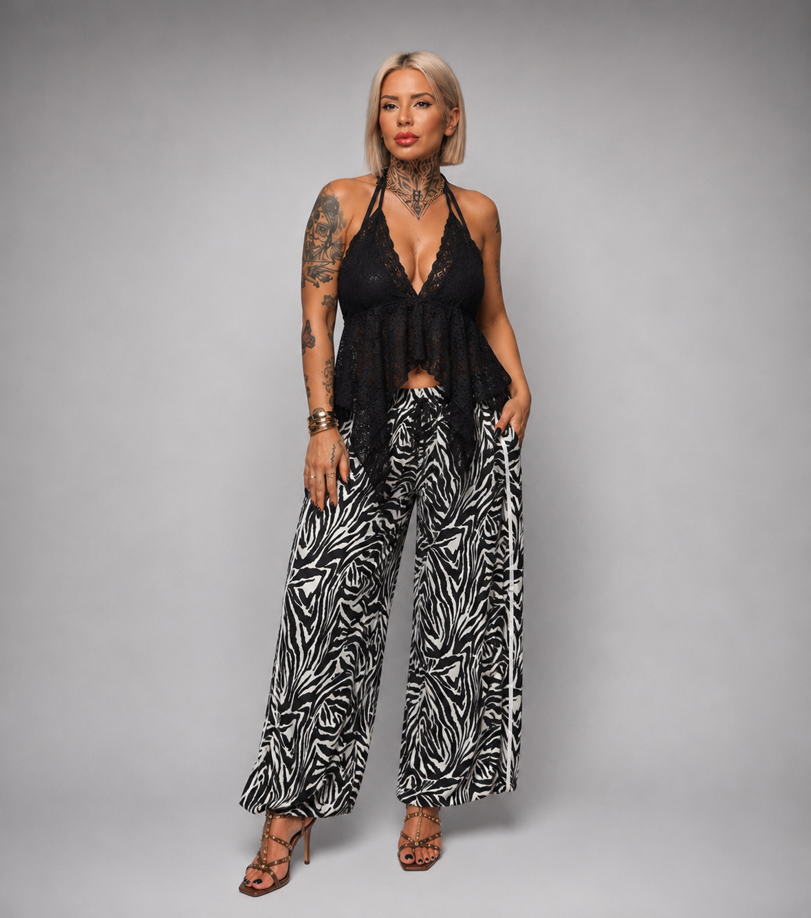 Top Encaje Halter con Copas
