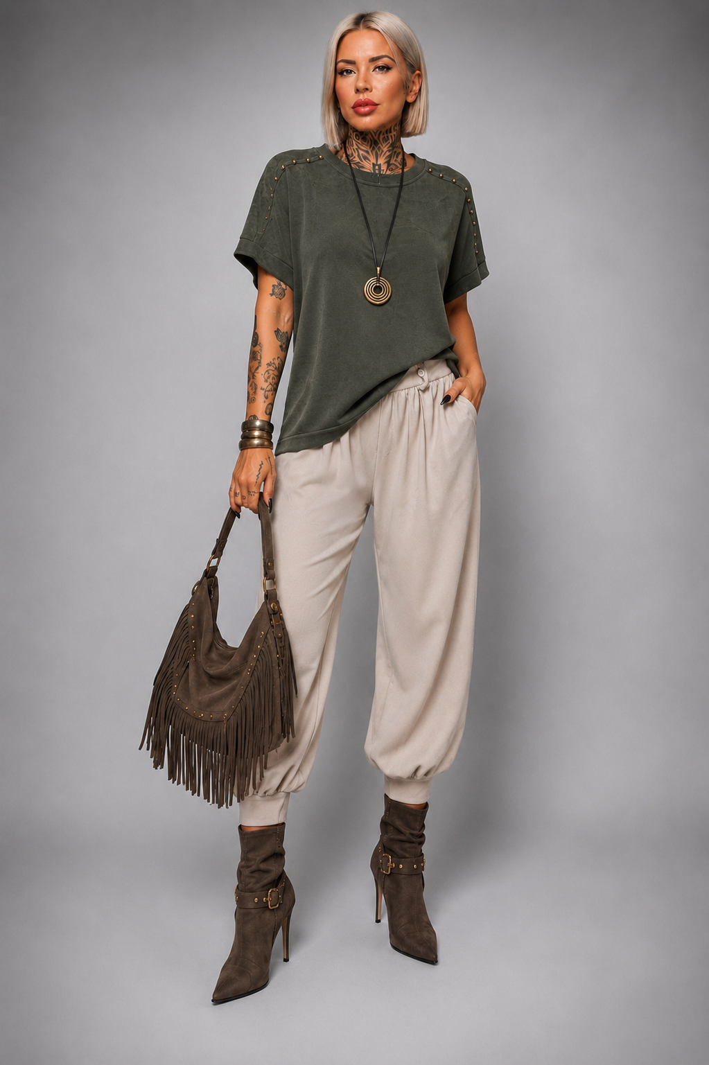 Camiseta Oversize de Antelina con Tachuelas