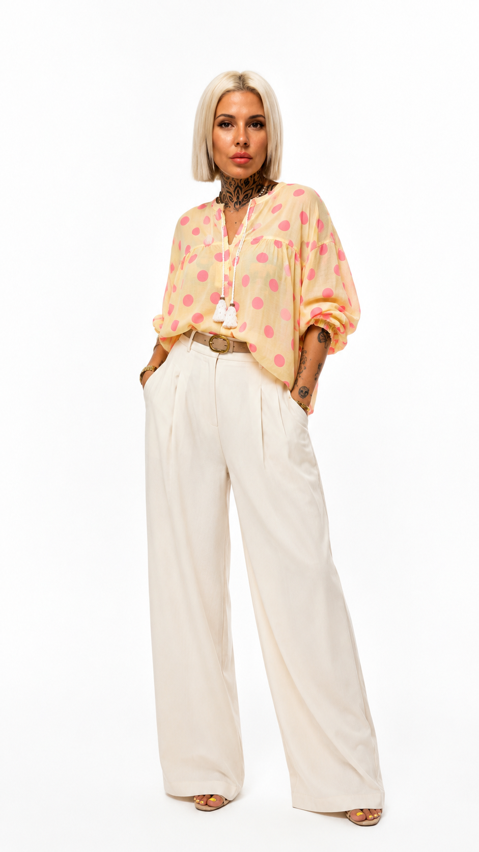 Blusa de Lunares con Borlas