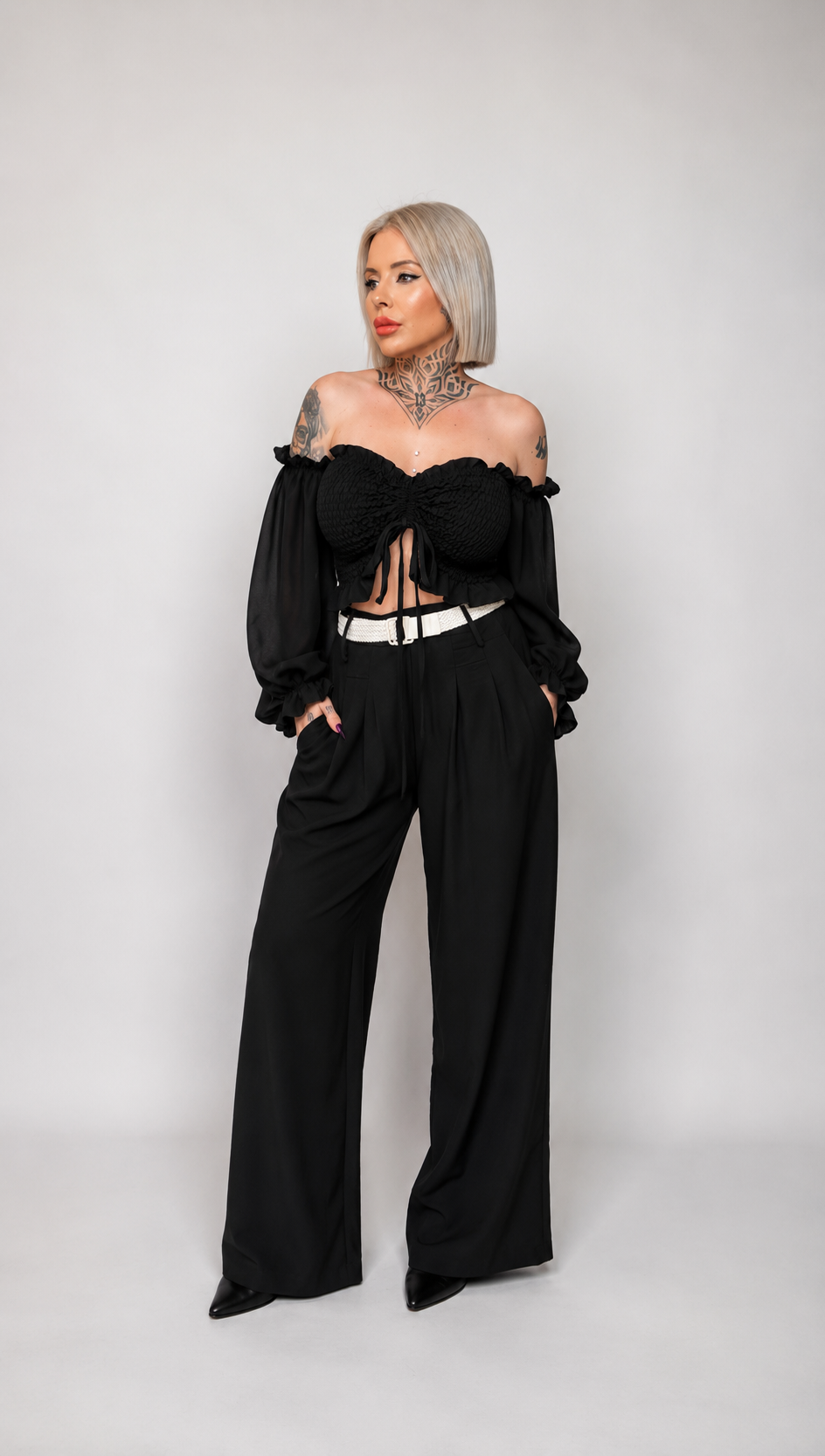 Conjunto de Top Fruncido y Pantalón Fluido con Cinturón