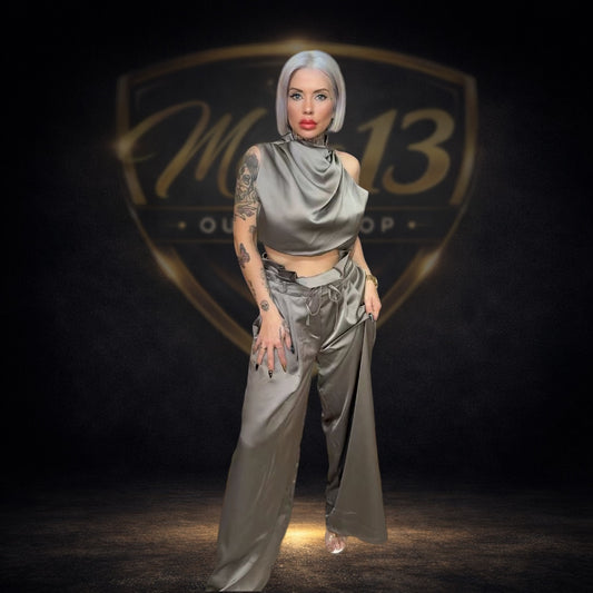 Conjunto Leyla Satinado con Top Asimétrico y Pantalón Fluido